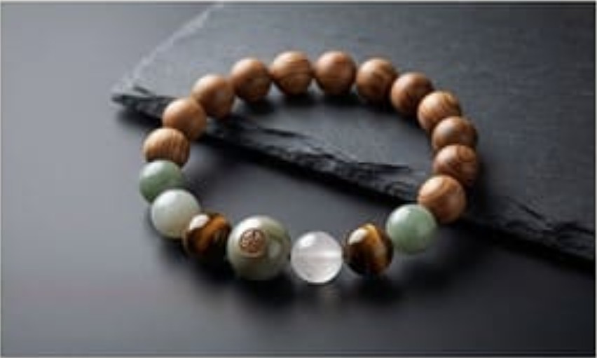 水晶のお守りの意味や効果